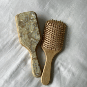 deux bosse une à lendroit et une à l'envers avec le dos vert marbré