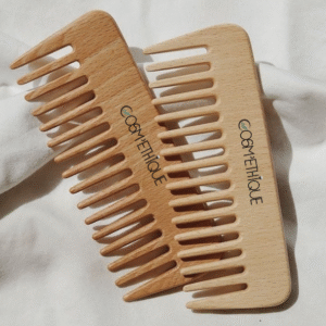 deux peignes à grosse dents