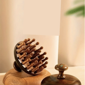 2 brosses à gros picots marrons une à l'envers et une à l'endroit